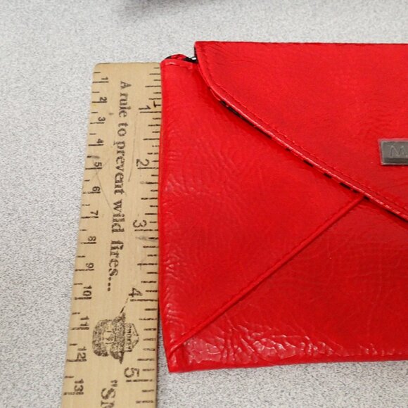 Mary Kay Red Metro Chic Red Bag - Picture 3 of 5